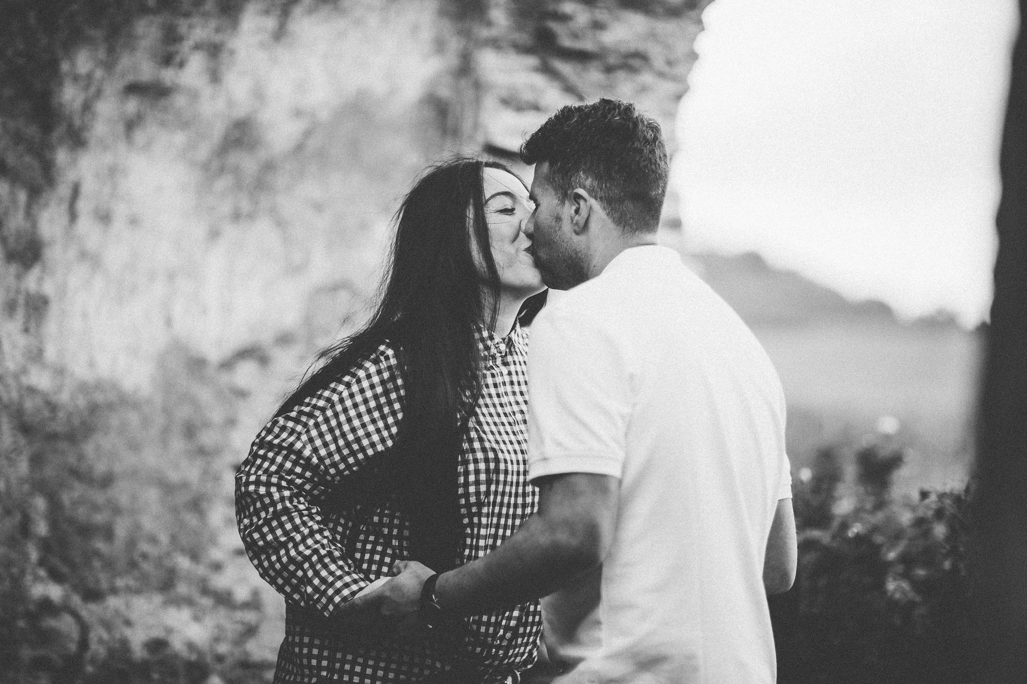 Fotografía de pareja en un trigal (Preboda)