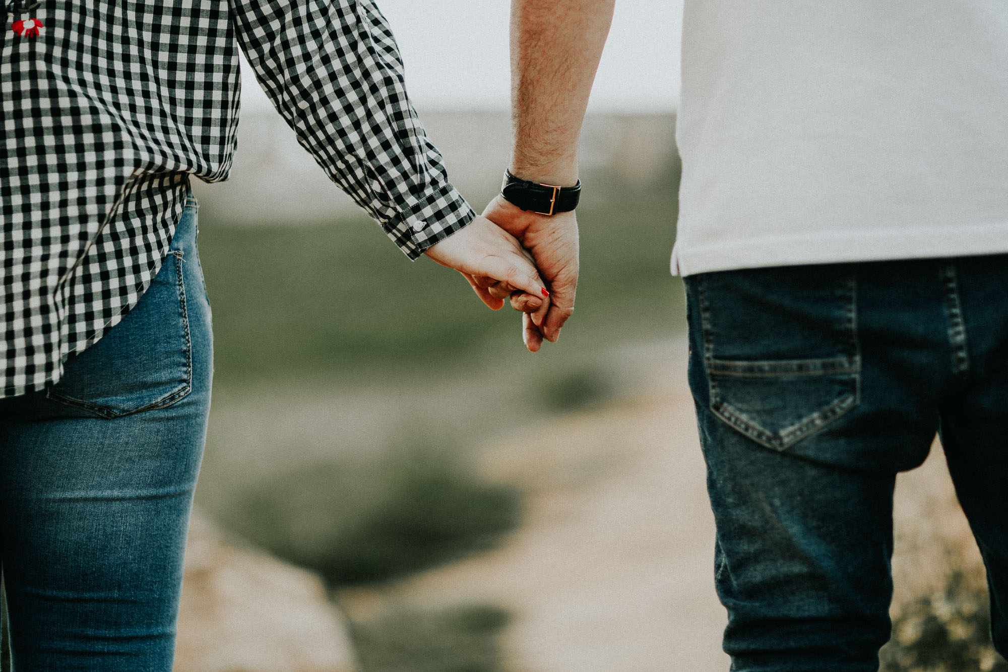 Fotografía de pareja en un trigal (Preboda)