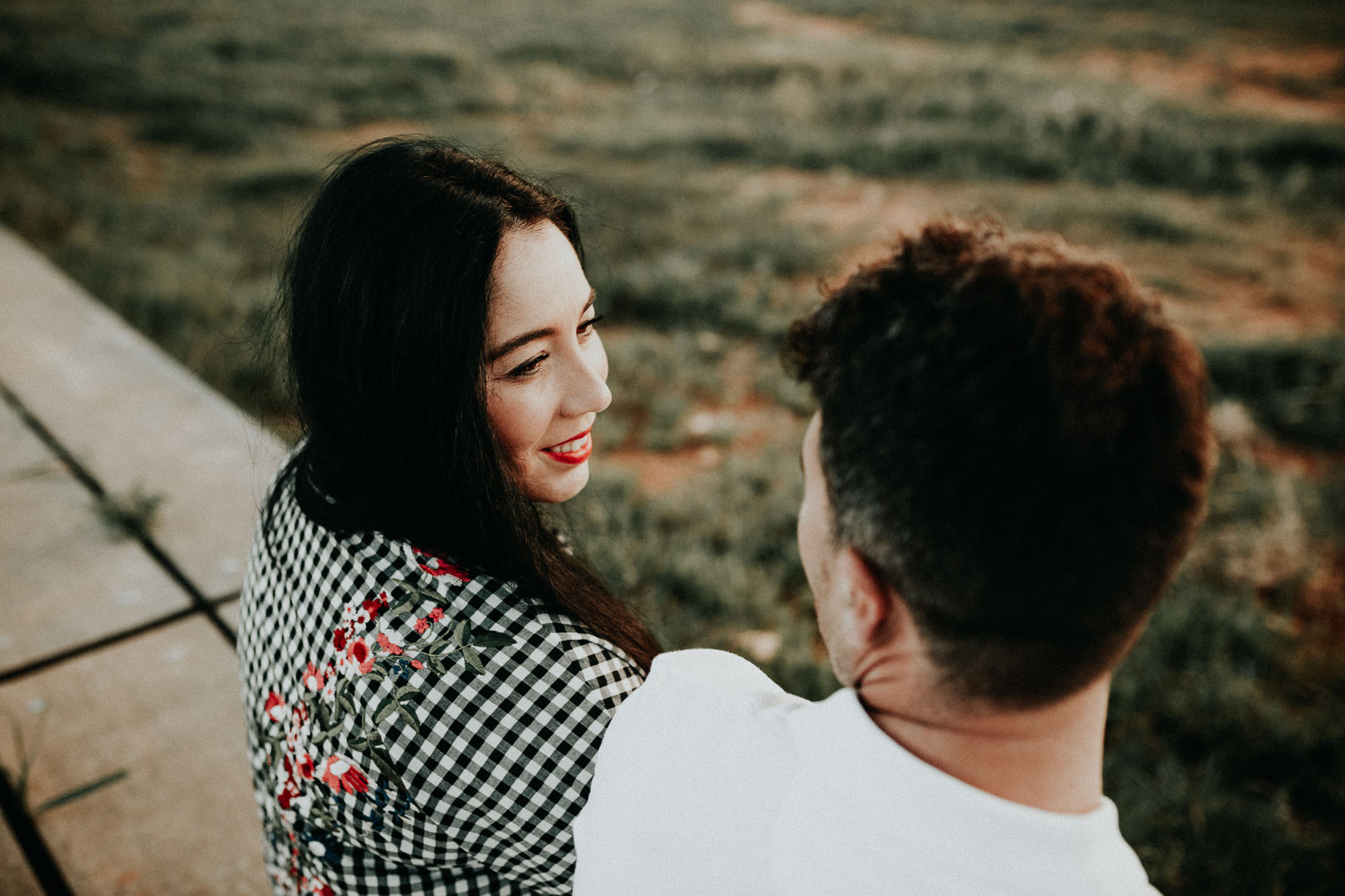 Fotografía de pareja en un trigal (Preboda)