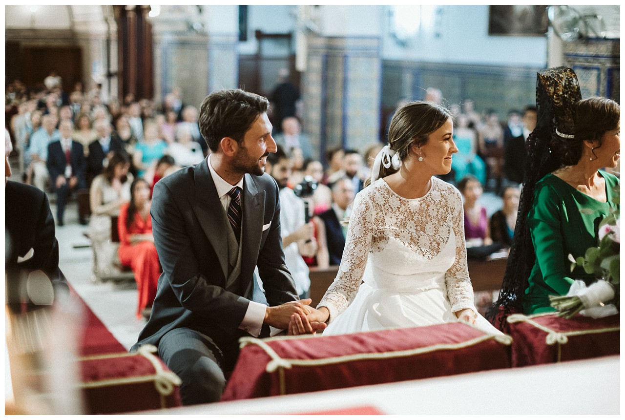 Los novios en el altar