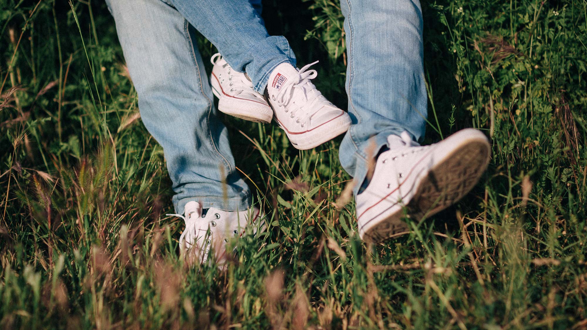 El compromiso de Miriam y Cisco en un trigal