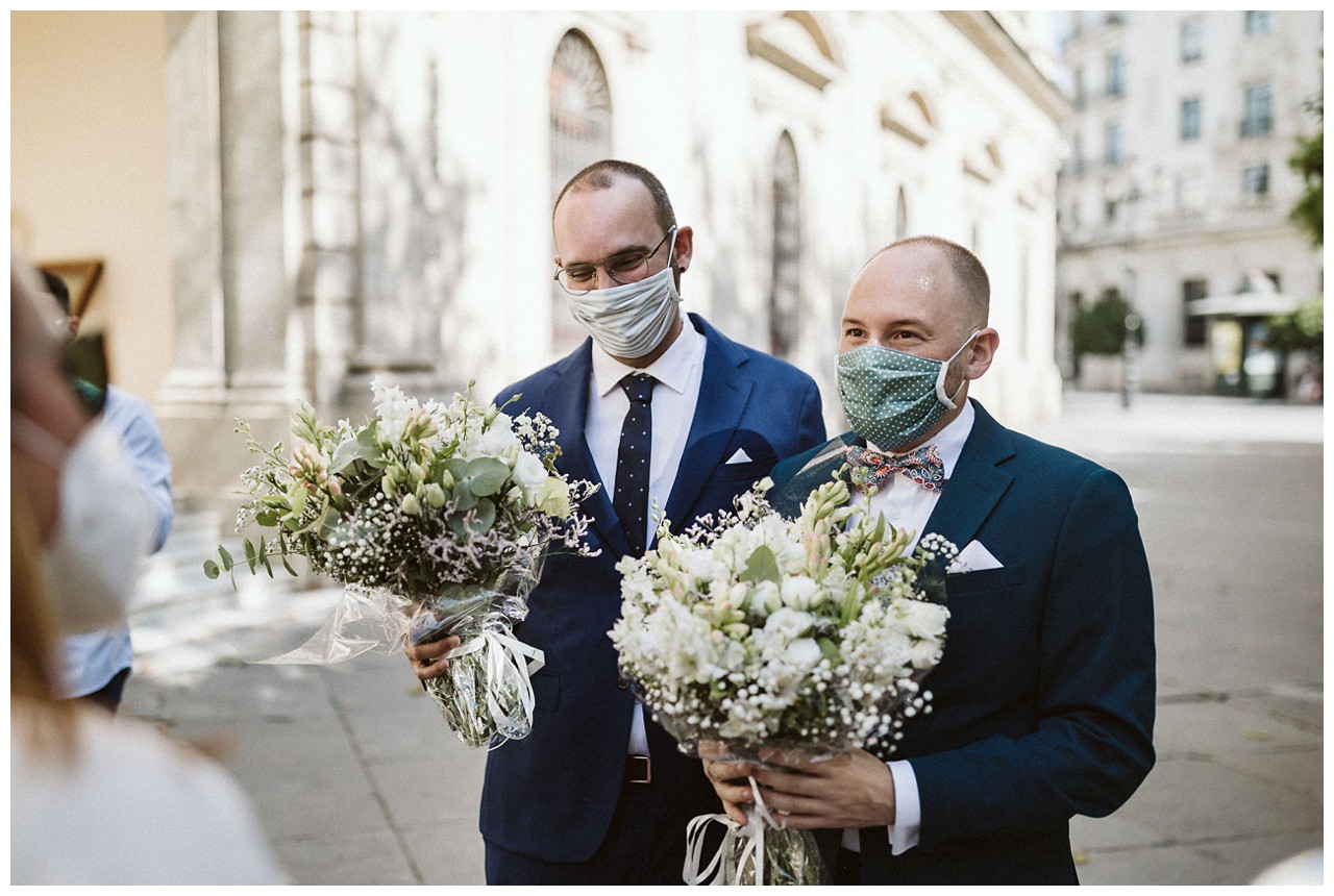 Ramos de flores para los novios