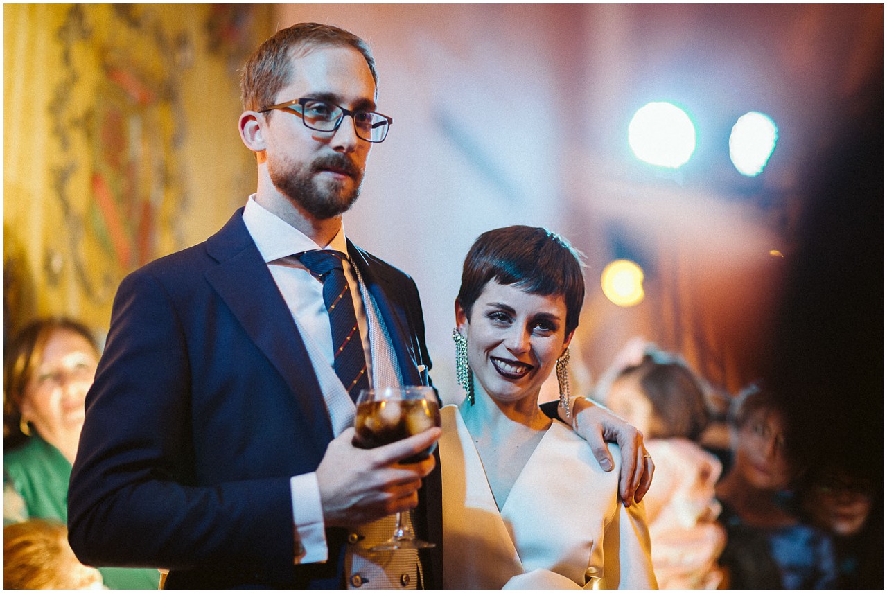 Novios antes de empezar el baile nupcial en Casa Bucarelli