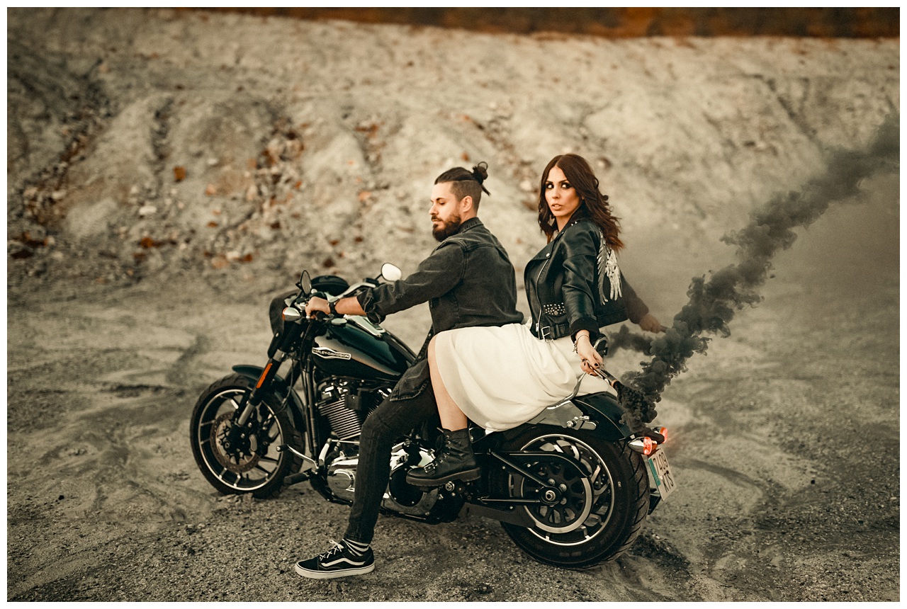 Harley Davidson, fog and couple