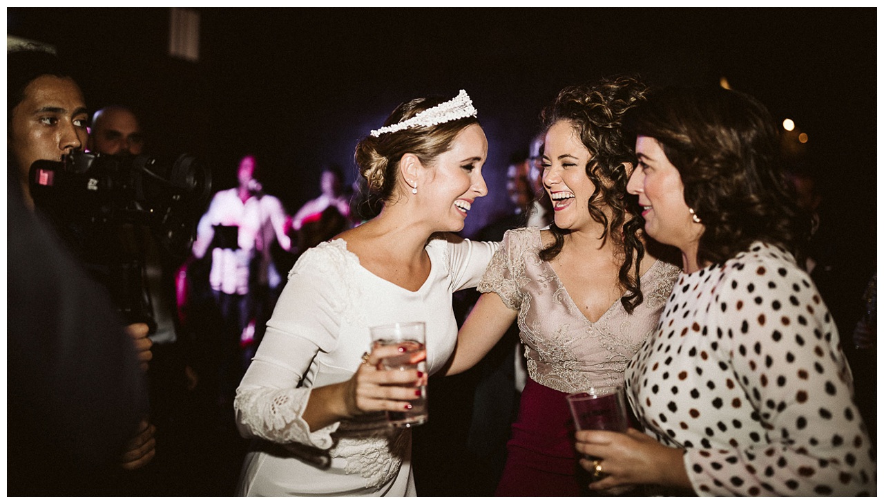 La novia y sus amigas