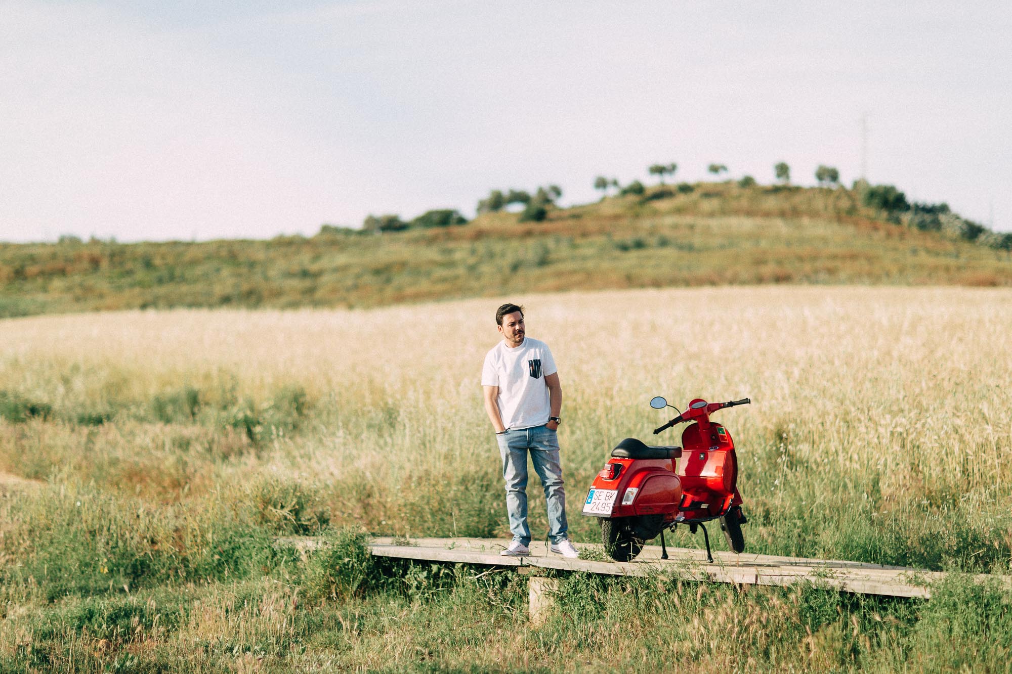 El compromiso de Miriam y Cisco en un trigal